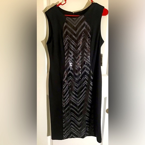 Gotta have this black Sleeveless R&M Richards sequin dress - Picture 1 of 6